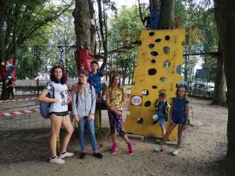JASTRZĘBIA GÓRA 2026 - Luz, blues i skok za morze. Aquapark z rekinami, Laser Tag, misja specjalna. Rejs promem. Kolonia 7-13 lat, obóz 14-18 lat.